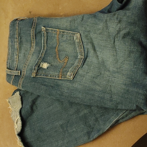 Time and Tru Mid-Rise Jeans - Picture 2 of 3